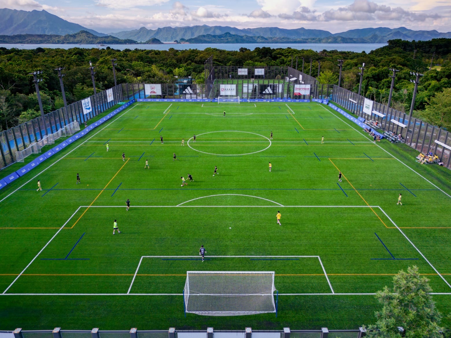 💡早报：34岁格列兹曼荣获金足奖